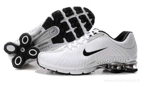 Cher Hommes Nike Shox R4 625 Blanc Noir